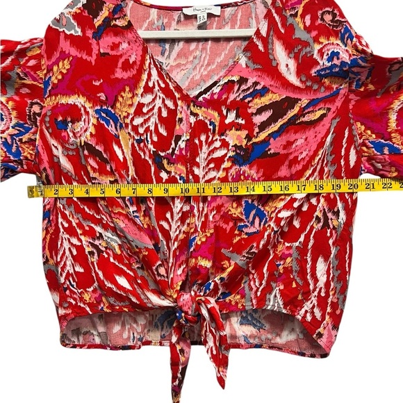 Multicolored V-Neck Flutter Sleeve Tie Front Blouse. Lightweight Women’s XL. - Picture 4 of 7